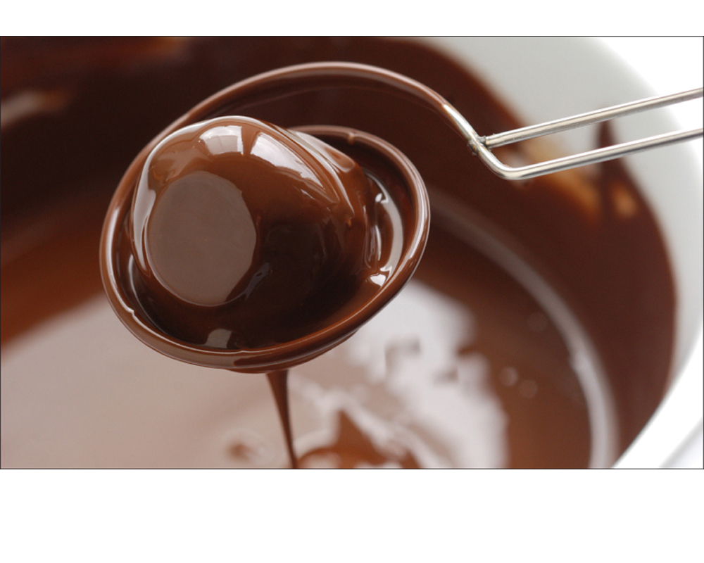 Making Chocolate Truffles photo by Raoul Butler