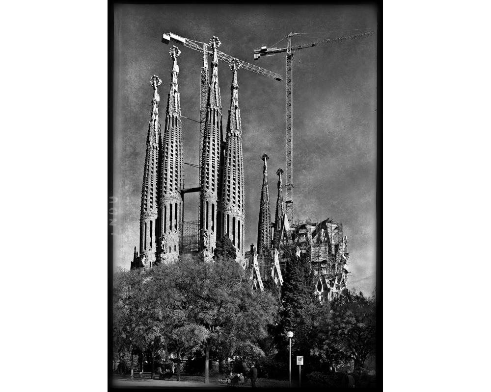 Gaudi The Basílica i Temple Expiatori de la Sagrada Família  photo by Raoul Butler